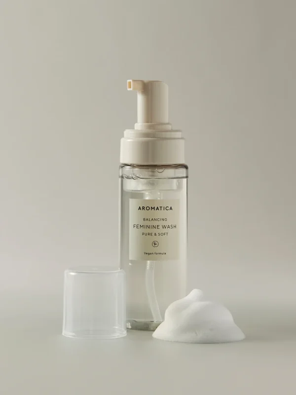 aromatica-pure-and-soft-feminine-wash-170ml-pic-1