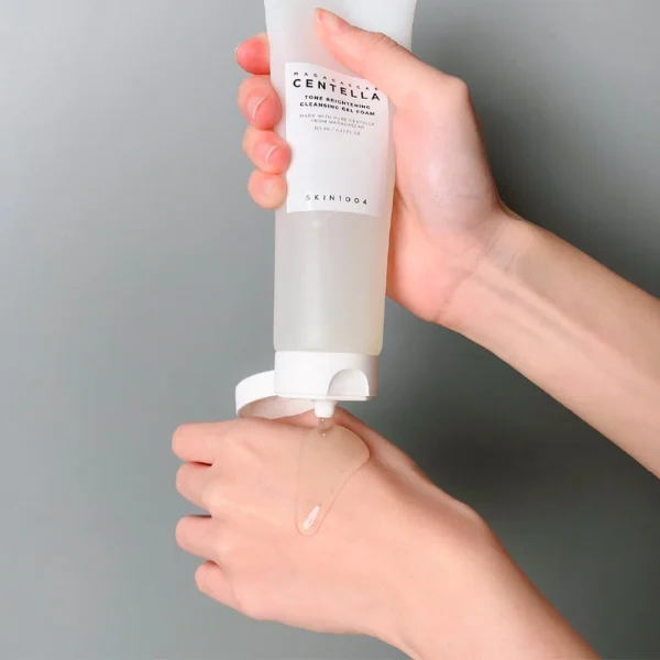skin1004-madagascar-centella-tone-brightening-cleansing-gel-foam-125ml-pic-6